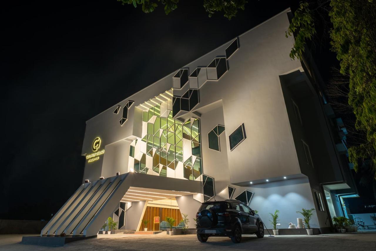 Clubway Grand A Boutique Hotel Jorhāt エクステリア 写真