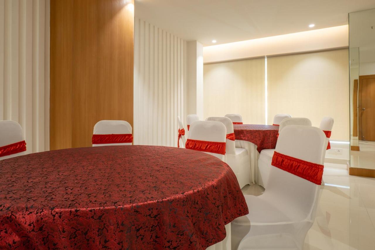 Clubway Grand A Boutique Hotel Jorhāt エクステリア 写真
