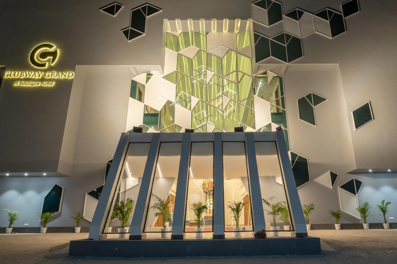 Clubway Grand A Boutique Hotel Jorhāt エクステリア 写真