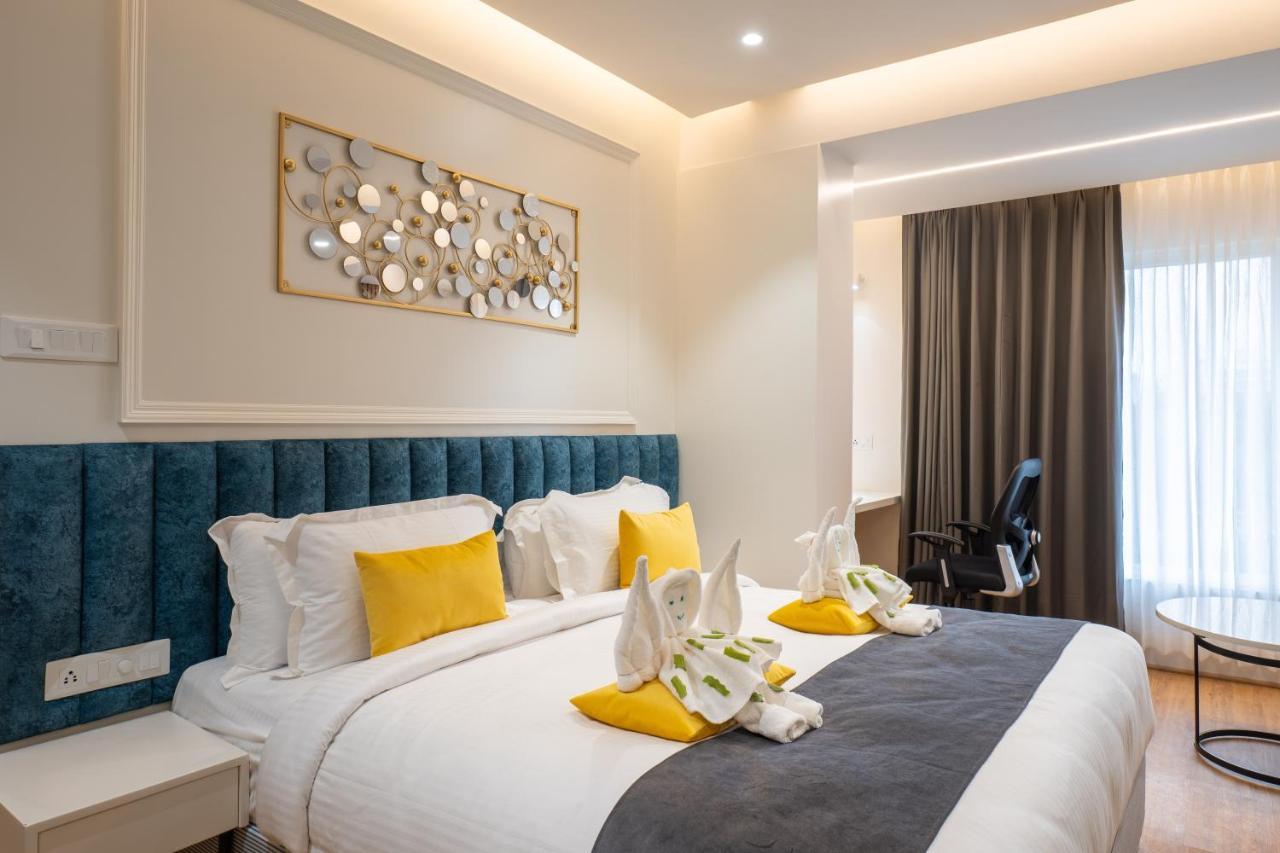 Clubway Grand A Boutique Hotel Jorhāt エクステリア 写真