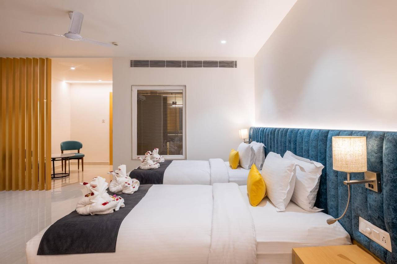 Clubway Grand A Boutique Hotel Jorhāt エクステリア 写真