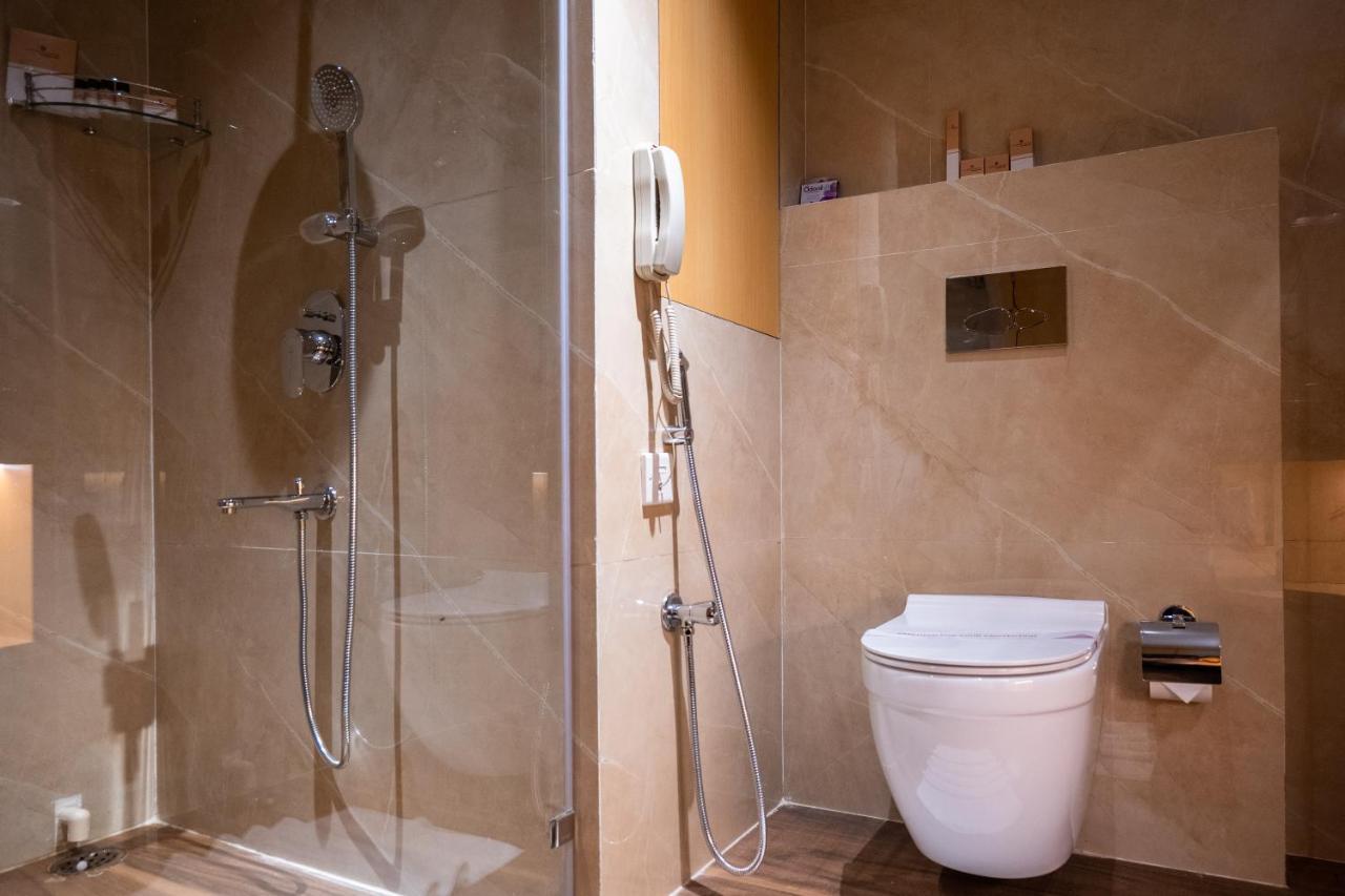 Clubway Grand A Boutique Hotel Jorhāt エクステリア 写真