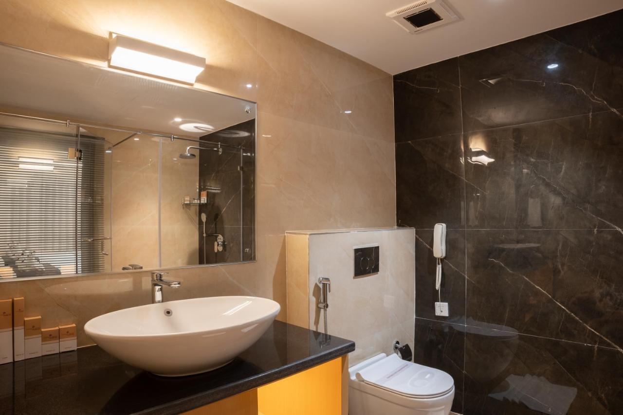 Clubway Grand A Boutique Hotel Jorhāt エクステリア 写真