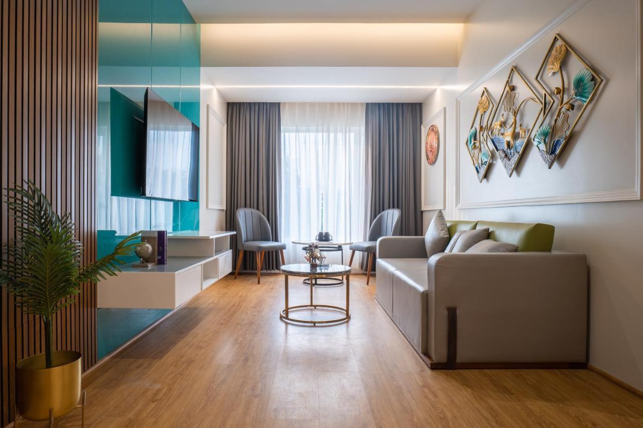 Clubway Grand A Boutique Hotel Jorhāt エクステリア 写真
