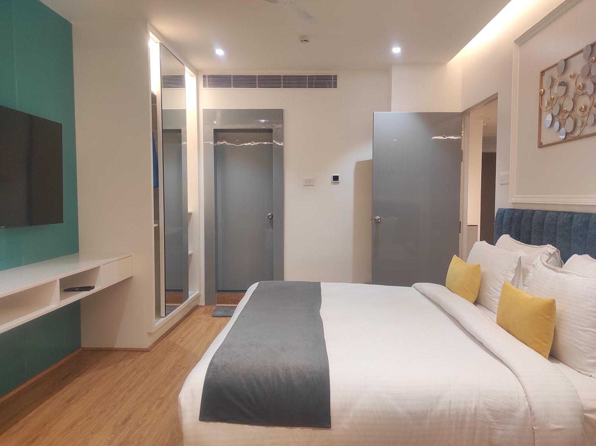 Clubway Grand A Boutique Hotel Jorhāt エクステリア 写真